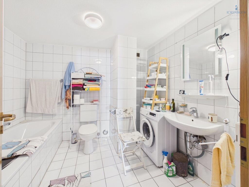 **Wohnen im historischen Gebäude!!! Individuelle 3,5-Zi.-Wohnung (ca. 98m², 2.OG) in zentraler Lage von Kirchheimbolanden**