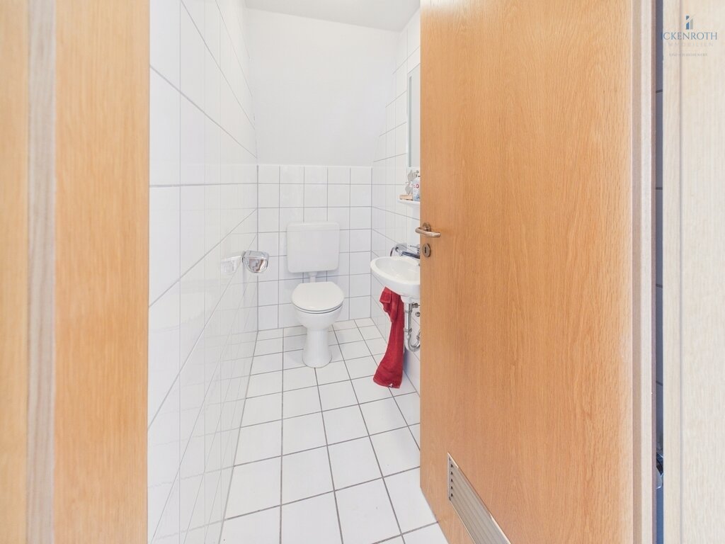 **Wohnen im historischen Gebäude!!! Individuelle 3,5-Zi.-Wohnung (ca. 98m², 2.OG) in zentraler Lage von Kirchheimbolanden**