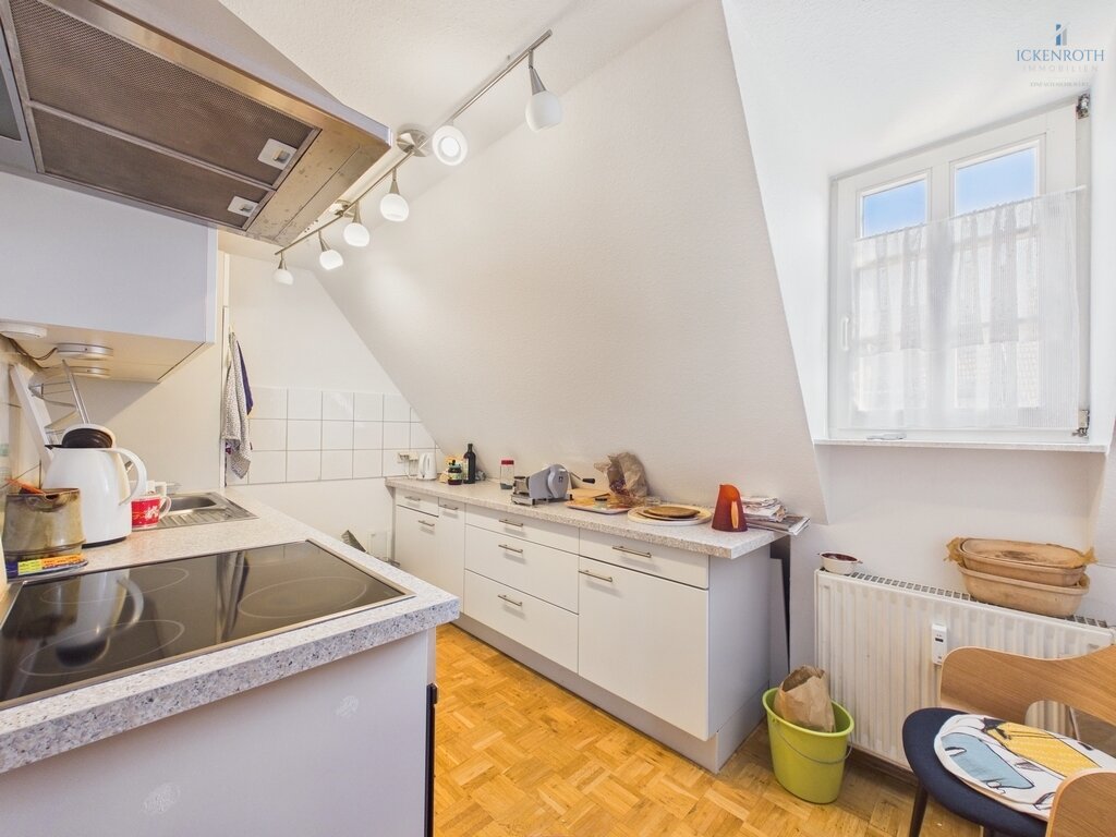 **Wohnen im historischen Gebäude!!! Individuelle 3,5-Zi.-Wohnung (ca. 98m², 2.OG) in zentraler Lage von Kirchheimbolanden**