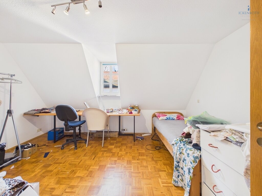 **Wohnen im historischen Gebäude!!! Individuelle 3,5-Zi.-Wohnung (ca. 98m², 2.OG) in zentraler Lage von Kirchheimbolanden**