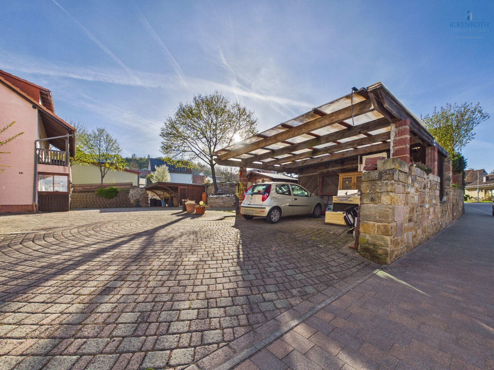 **Schöne 3-Zi.-ETW mit guter Raumaufteilung, KFZ, Abstellraum, uvm. - idyllische Lage!**