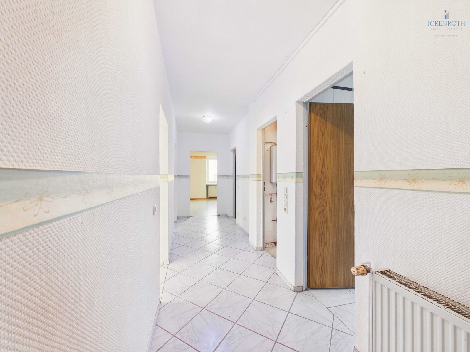 **Schöne 3-Zi.-ETW mit guter Raumaufteilung, KFZ, Abstellraum, uvm. - idyllische Lage!**