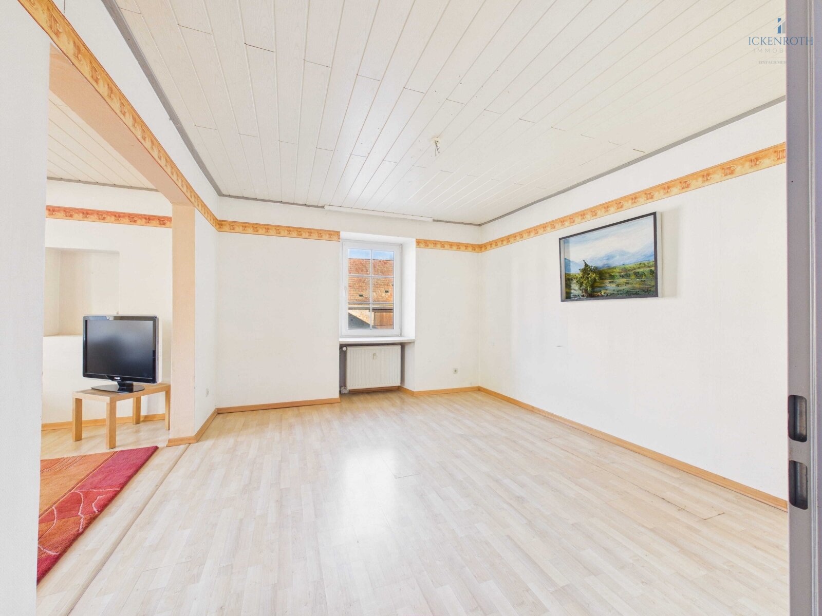 **Schöne 3-Zi.-ETW mit guter Raumaufteilung, KFZ, Abstellraum, uvm. - idyllische Lage!**