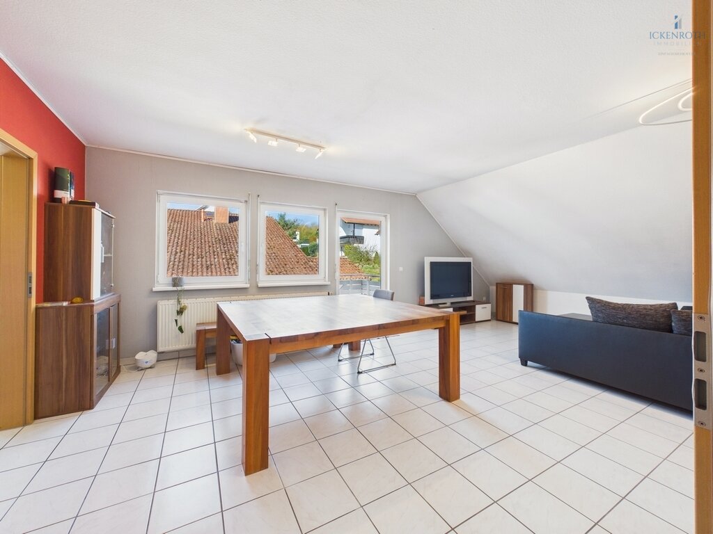 **Schönes 1-3 Familienhaus (ca. 396m²) mit Garten, Garagen, uvm. - viele Möglichkeiten + tolle Lage!**