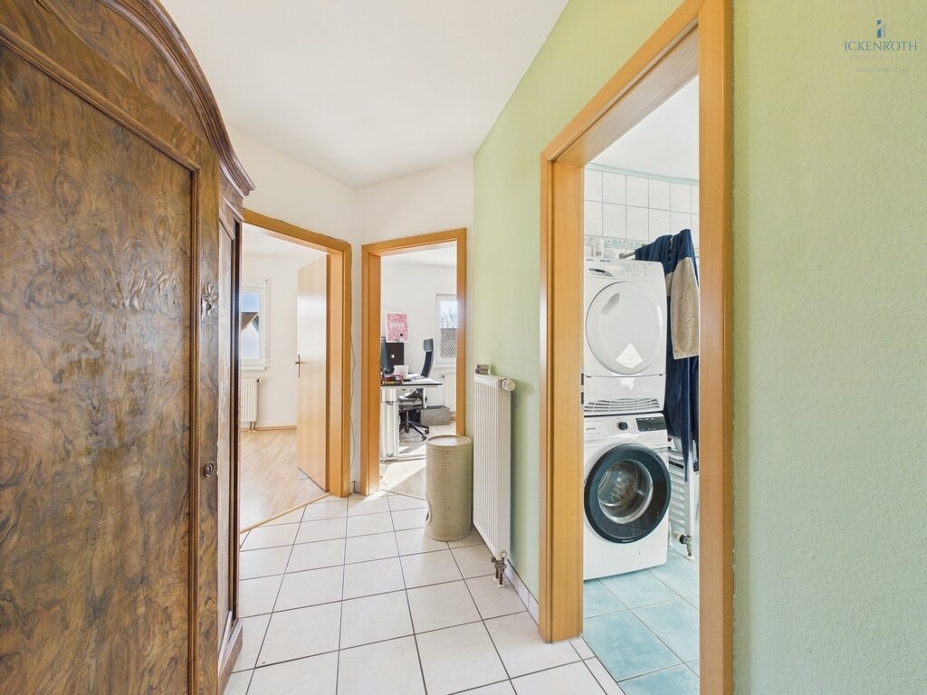 **Schönes 1-3 Familienhaus (ca. 396m²) mit Garten, Garagen, uvm. - viele Möglichkeiten + tolle Lage!**
