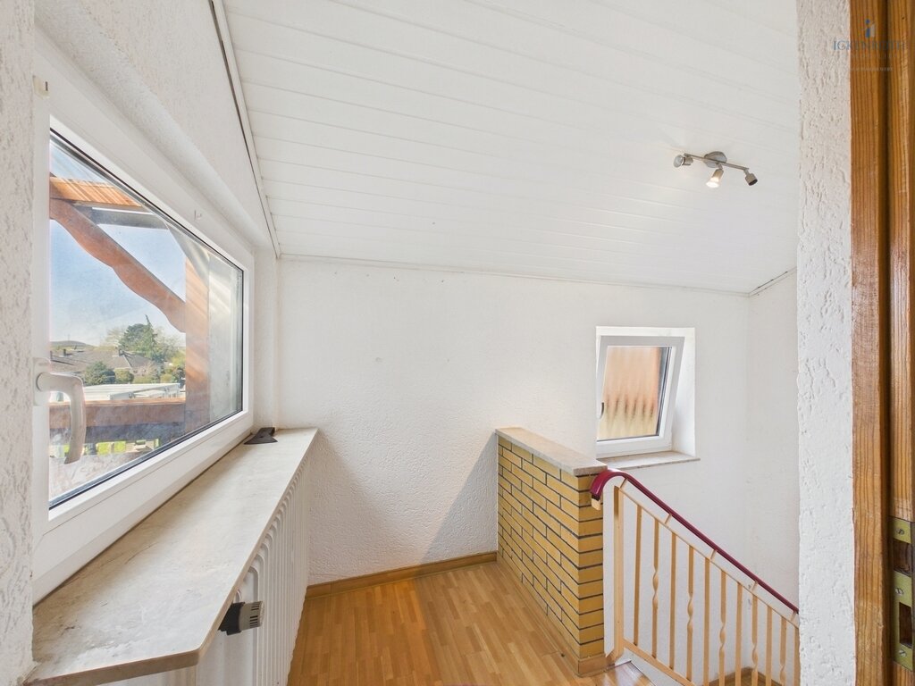**Flexibel nutzbares 1-2 Familienhaus (ca.161m²) mit Innenhof, XXL-Garage, uvm. - zentrale Lage!**