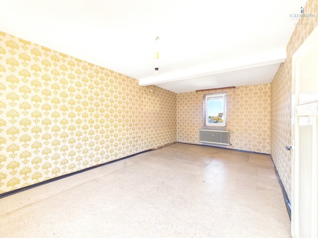 **Flexibel nutzbares 1-2 Familienhaus (ca.161m²) mit Innenhof, XXL-Garage, uvm. - zentrale Lage!**