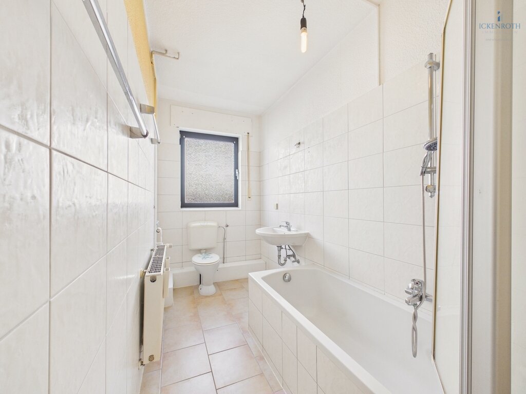 **Individuelle 2-Zi.-Wohnung (ca. 60m², EG) mit KFZ, Terrasse, EBK - Dolgesheim**