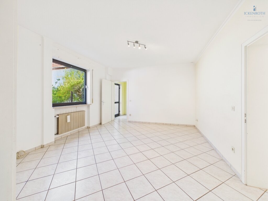 **Individuelle 2-Zi.-Wohnung (ca. 60m², EG) mit KFZ, Terrasse, EBK - Dolgesheim**