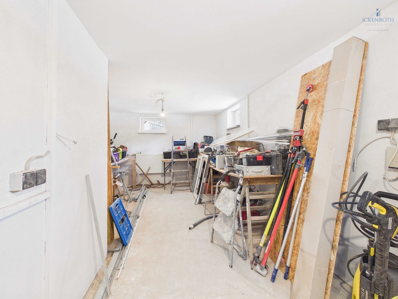**Spannende DHH (ca.183m²) mit schöner Gartenfläche, Innenhof und vielen Möglichkeiten - fast fertig gestellt!**