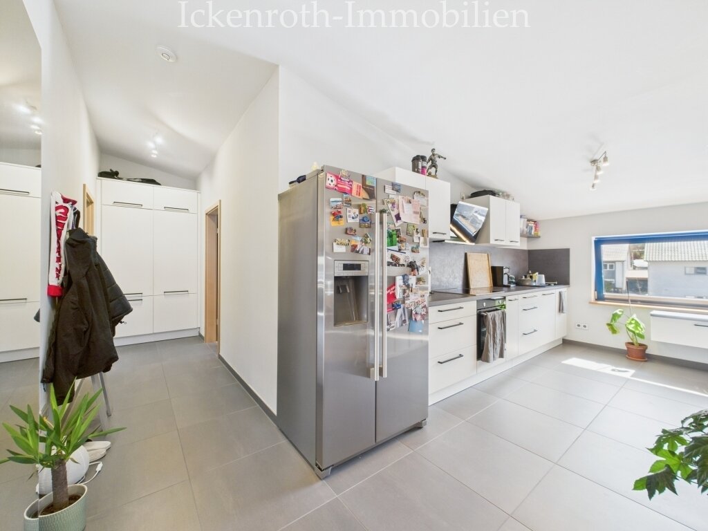 **Außergewöhnliches Anwesen – unzählige Möglichkeiten! Gewerbe, Lager, Büros & Wohneinheiten! (>220KwP, SPA, BUS, Glasfaser, uvm.)**