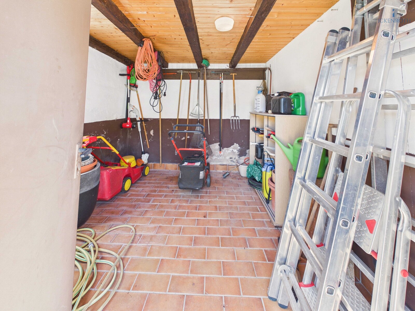 **1-2 Familienhaus (ca. 150m²) mit Nebengebäude, Innenhof, schönem Vorgarten, uvm. - gute Lage!**