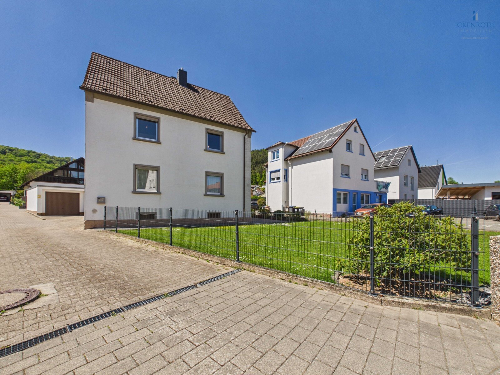 **1-2 Familienhaus (ca. 150m²) mit Nebengebäude, Innenhof, schönem Vorgarten, uvm. - gute Lage!**