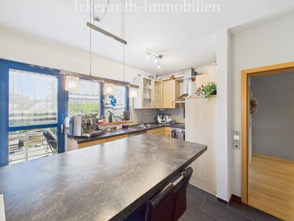 **Außergewöhnliches Anwesen – unzählige Möglichkeiten! Gewerbe, Lager, Büros & Wohneinheiten!  >220KwP, SPA, BUS, Glasfaser, uvm.)**