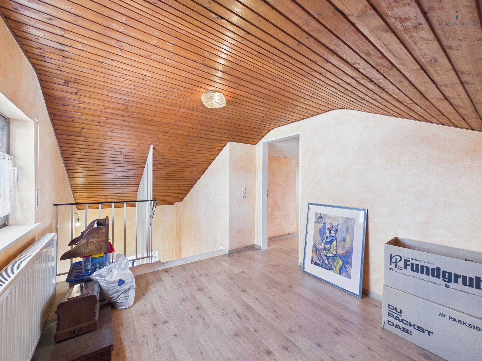 **Charmantes 1-2FH mit schönem Garten, guter Raumaufteilung, gr. Garage, uvm.- tolle Lage!**