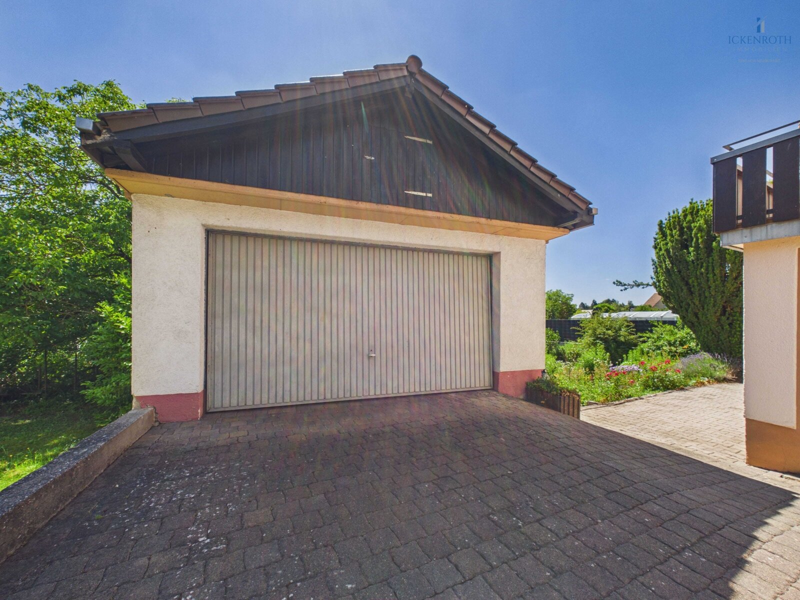 **Schönes EFH mit gr. Garage, guter Raumaufteilung & toller Gartenfläche - gute, ruhige Lage!**