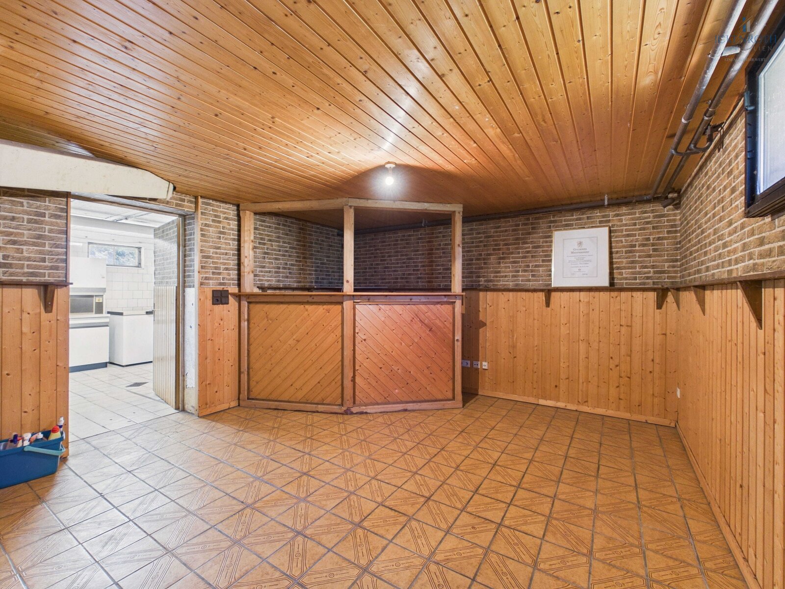 **Schönes EFH mit gr. Garage, guter Raumaufteilung & toller Gartenfläche - gute, ruhige Lage!**