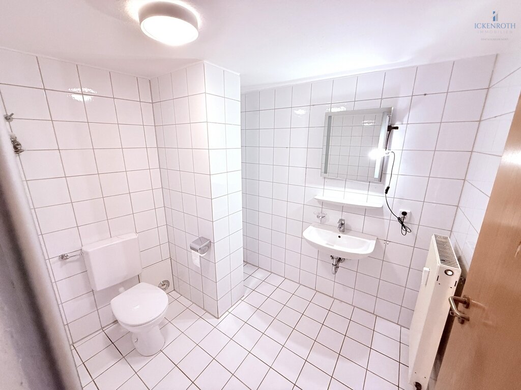 Provisionsfrei **Wohnen im sanierten, historischen Gebäude!!! Individuelle 3,5-Zi.-Wohnung (ca. 98m², 2.OG) in zentraler Lage von Kirchheimbolanden**