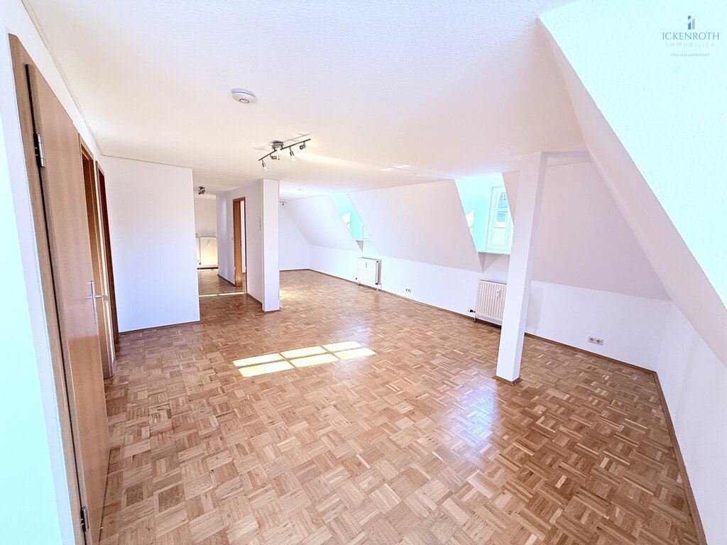 Provisionsfrei **Wohnen im sanierten, historischen Gebäude!!! Individuelle 3,5-Zi.-Wohnung (ca. 98m², 2.OG) in zentraler Lage von Kirchheimbolanden**