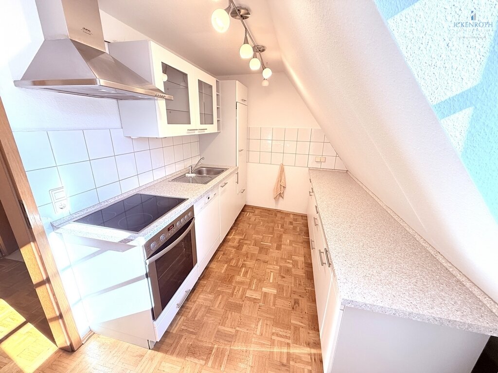 Provisionsfrei **Wohnen im sanierten, historischen Gebäude!!! Individuelle 3,5-Zi.-Wohnung (ca. 98m², 2.OG) in zentraler Lage von Kirchheimbolanden**
