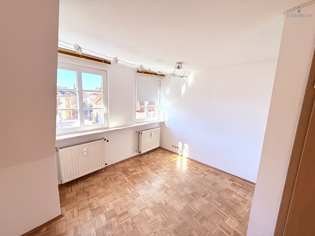 Provisionsfrei **Wohnen im sanierten, historischen Gebäude!!! Individuelle 3,5-Zi.-Wohnung (ca. 98m², 2.OG) in zentraler Lage von Kirchheimbolanden**