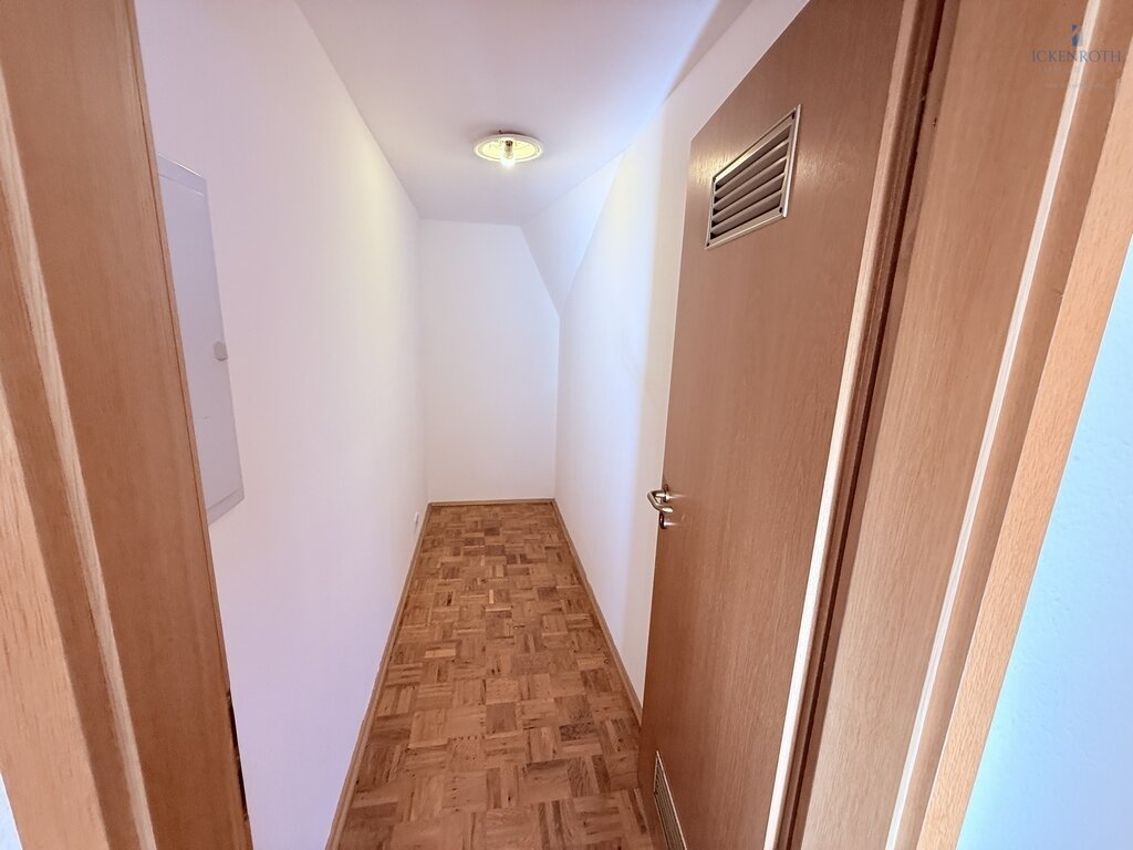 Provisionsfrei **Wohnen im sanierten, historischen Gebäude!!! Individuelle 3,5-Zi.-Wohnung (ca. 98m², 2.OG) in zentraler Lage von Kirchheimbolanden**