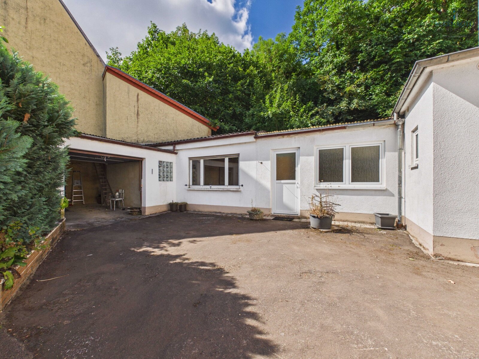 **Gemütliches EFH mit viel Abstellfläche, Garage & guter Raumaufteilung - viel Potenzial!**