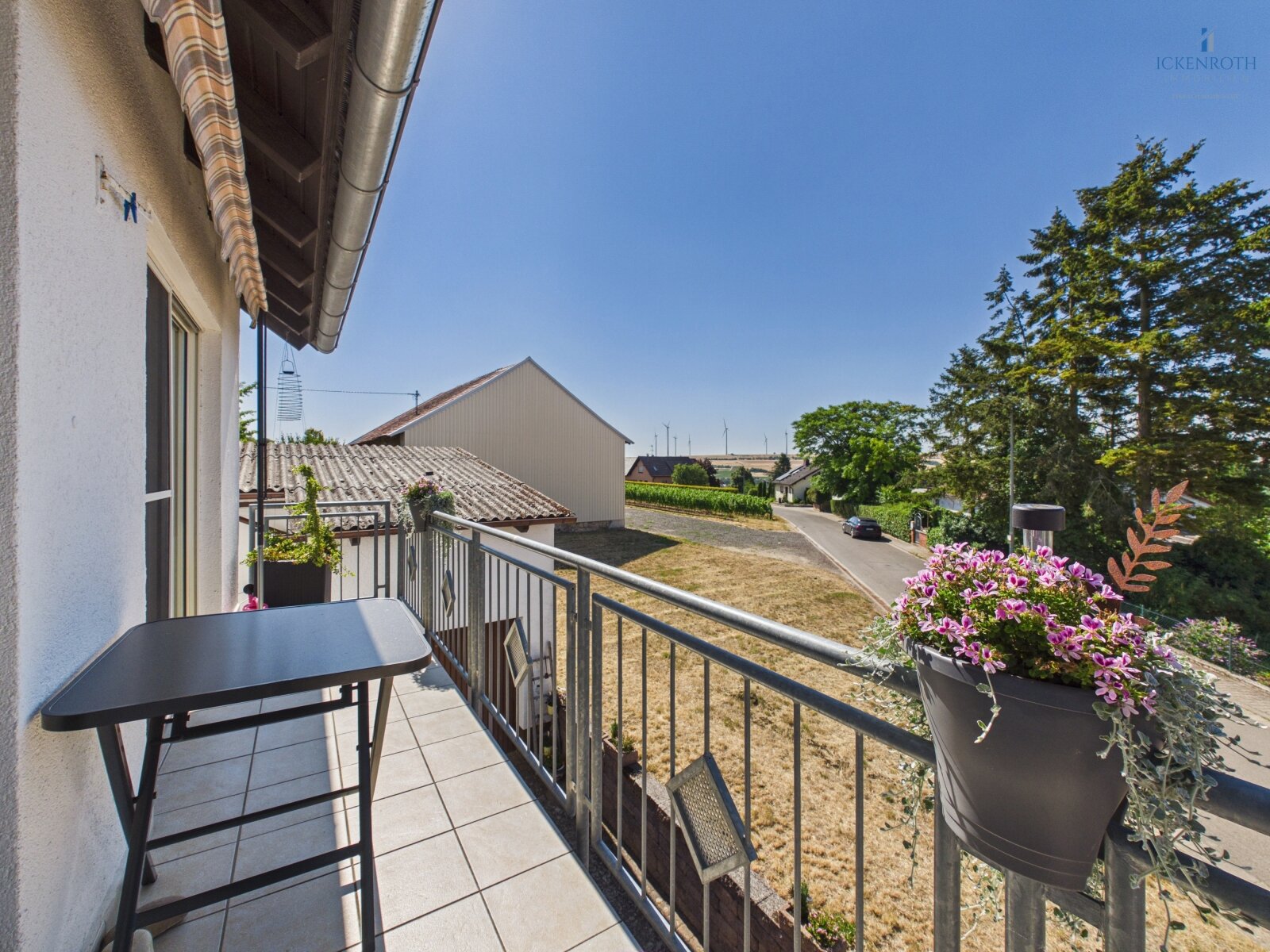 **Modernes EFH mit schöner Gartenfläche, gr. Garage, Nebengebäude uvm. - mit guter Anbindung!**