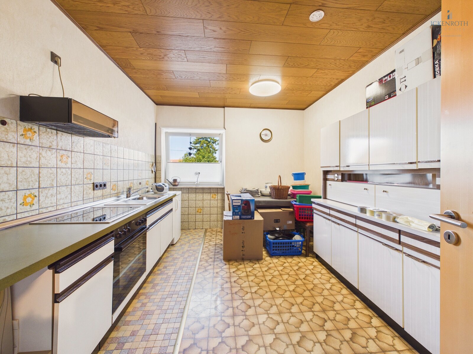 **Modernes EFH mit schöner Gartenfläche, gr. Garage, Nebengebäude uvm. - mit guter Anbindung!**