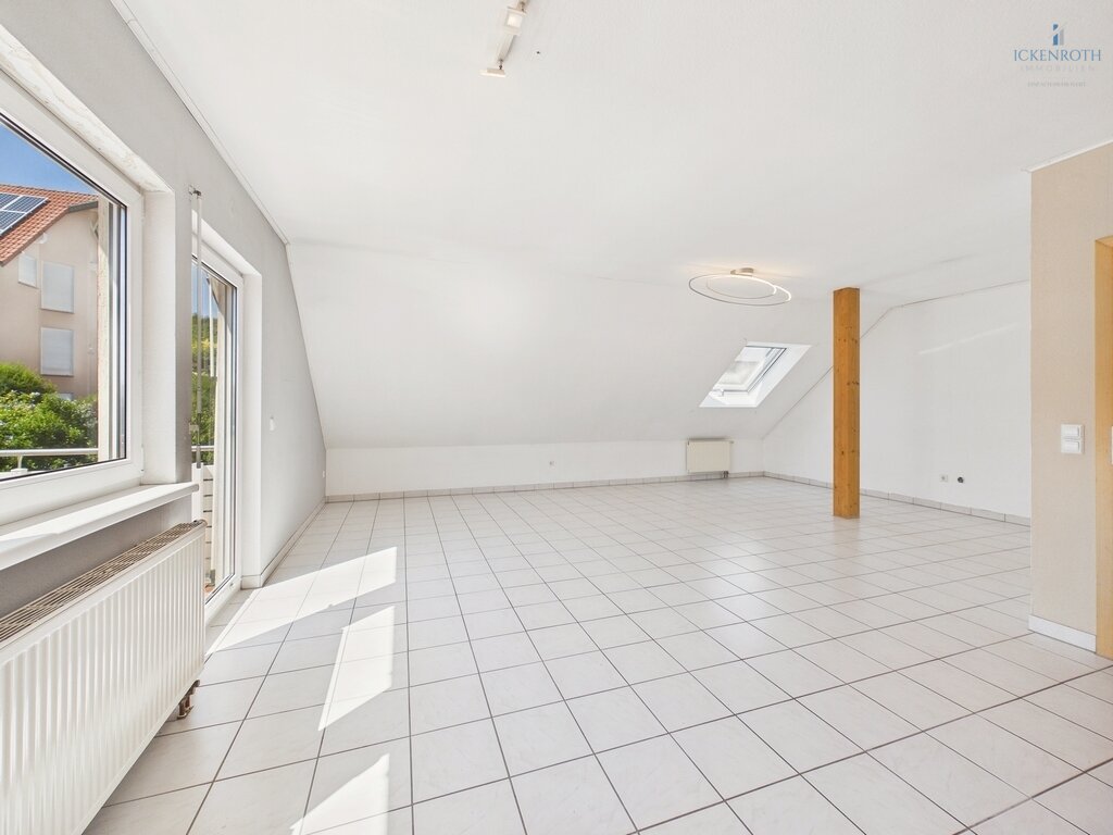 **Schönes 1-3 Familienhaus (ca. 396m²) mit Garten, Garagen, uvm. - viele Möglichkeiten + tolle Lage!**