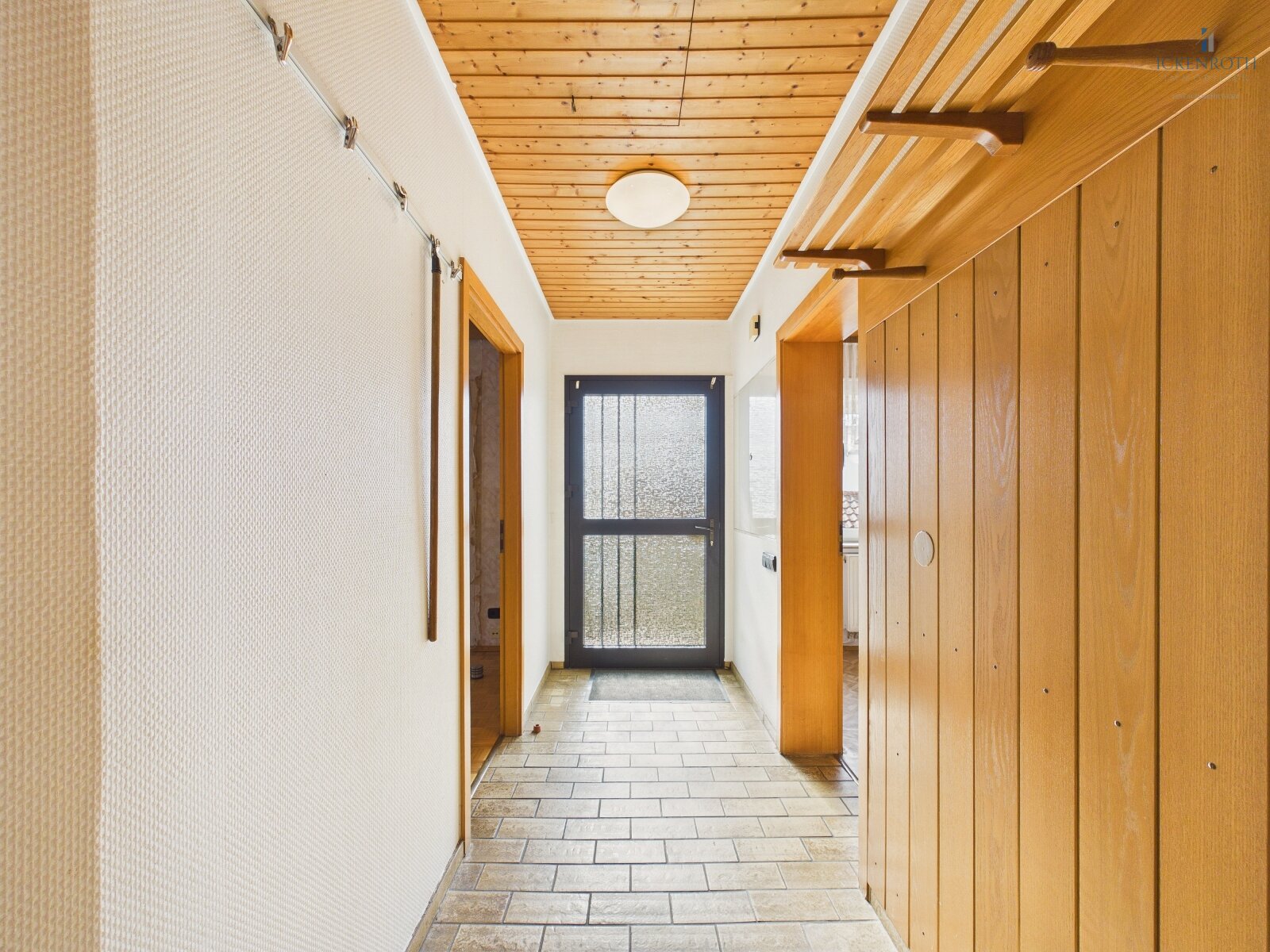 **Schönes EFH mit Wintergarten, Garage & guter Raumaufteilung - viele Möglichkeiten!**