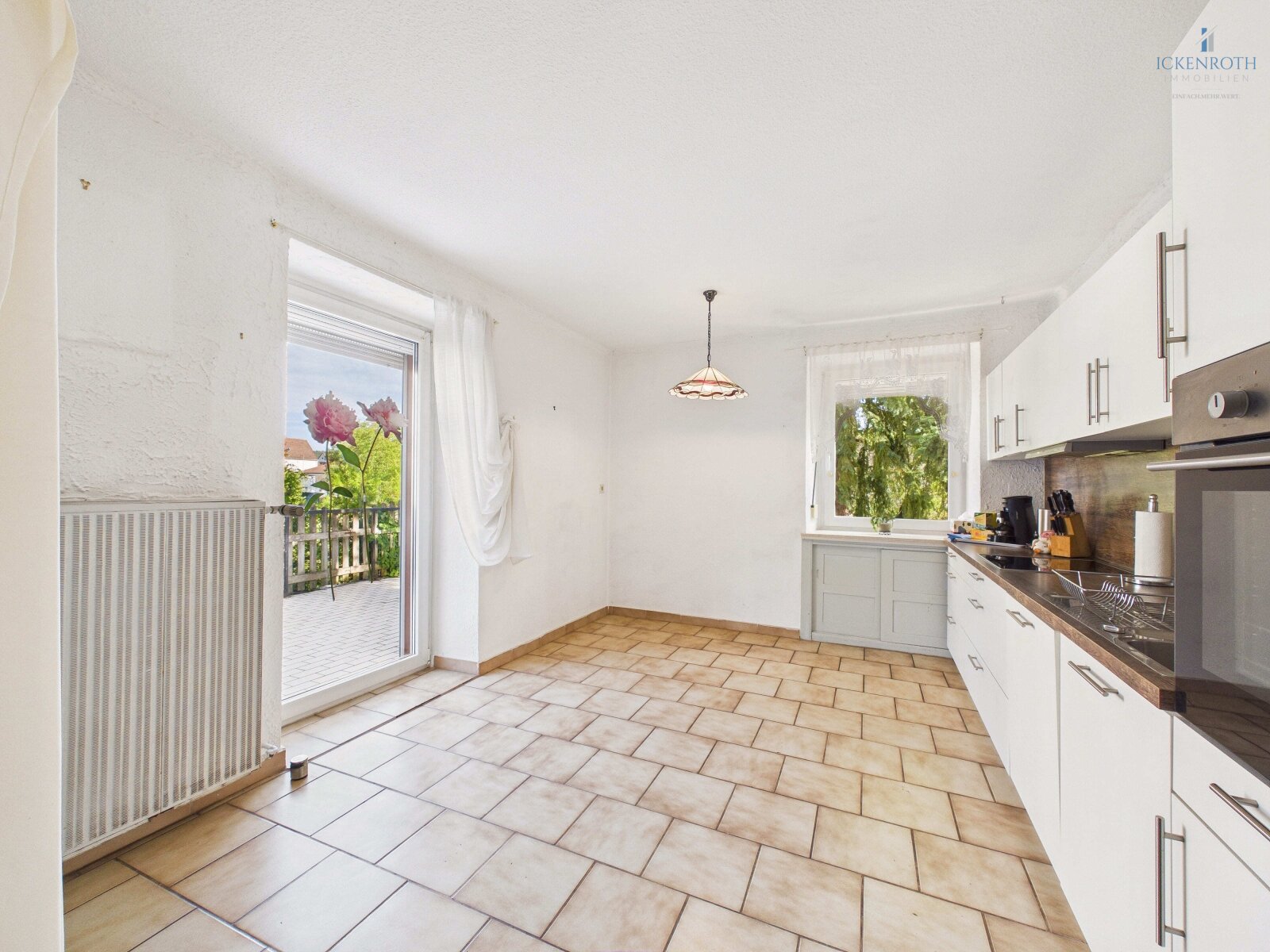 **Charmante, kleine Stadtvilla mit Garage & schöner Gartenfläche - idyllisch gelegen**