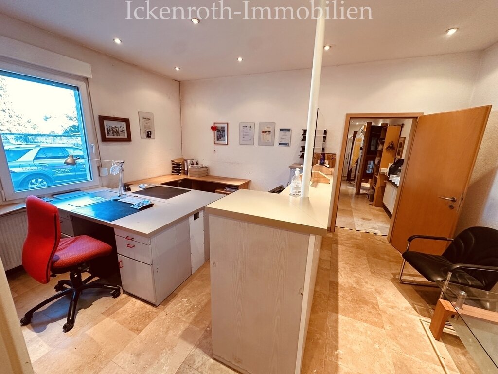 **Zentrale Büroräume mit Lagerfläche und separatem Außenbereich od. Wohneinheit - zentrale Lage** 