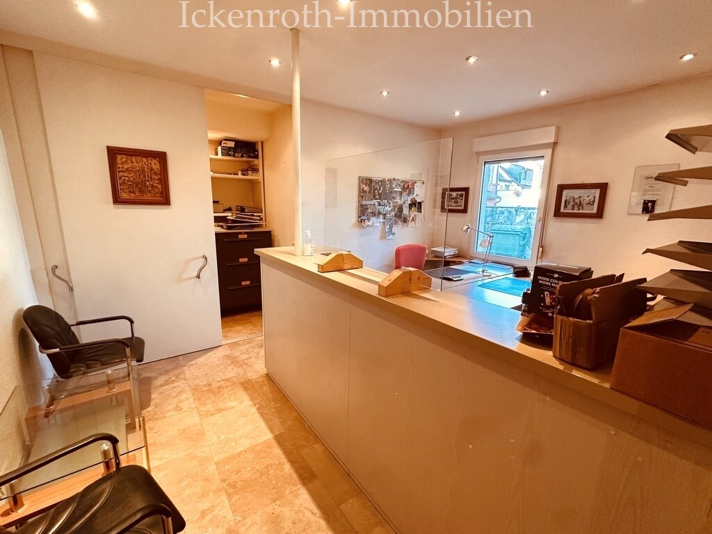 **Zentrale Büroräume mit Lagerfläche und separatem Außenbereich od. Wohneinheit - zentrale Lage** 