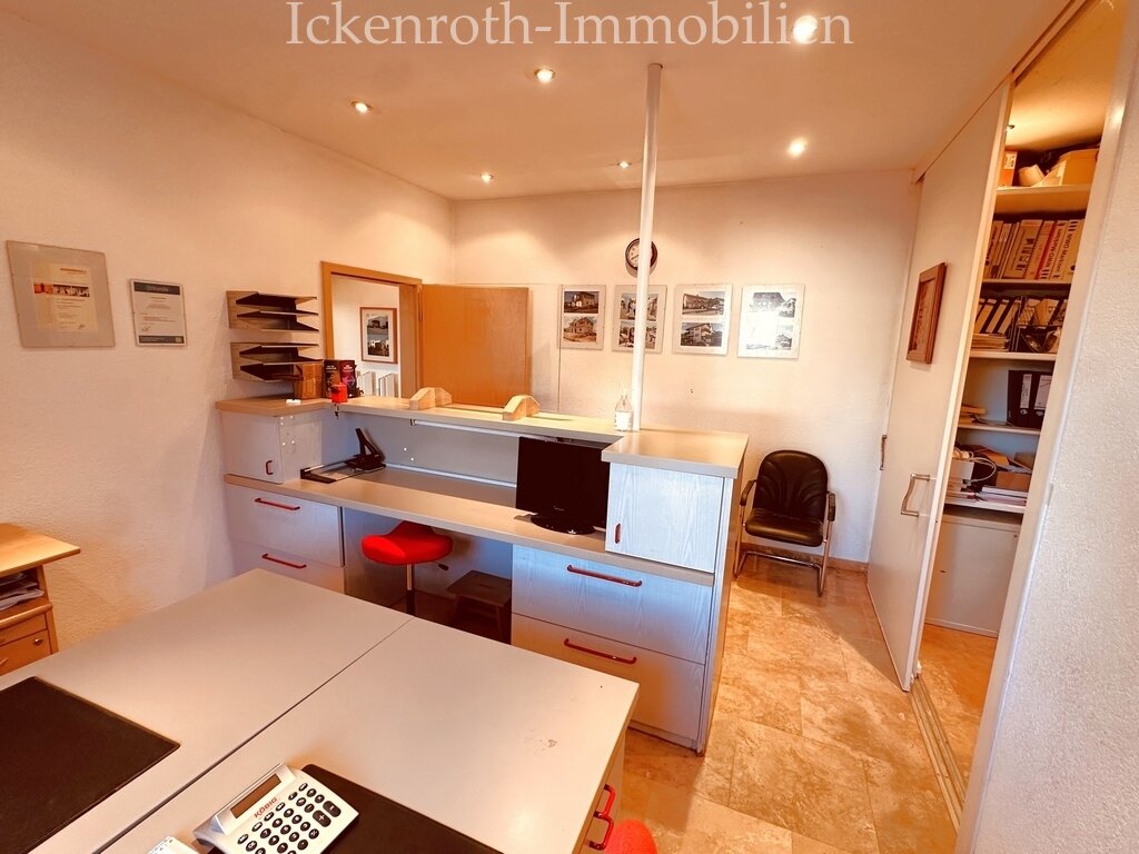 **Zentrale Büroräume mit Lagerfläche und separatem Außenbereich od. Wohneinheit - zentrale Lage** 