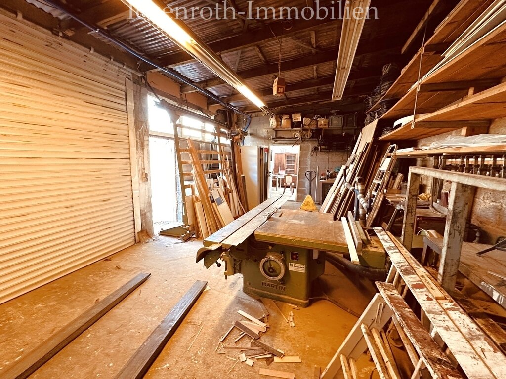 **Zentrale Büroräume mit Lagerfläche und separatem Außenbereich od. Wohneinheit - zentrale Lage** 