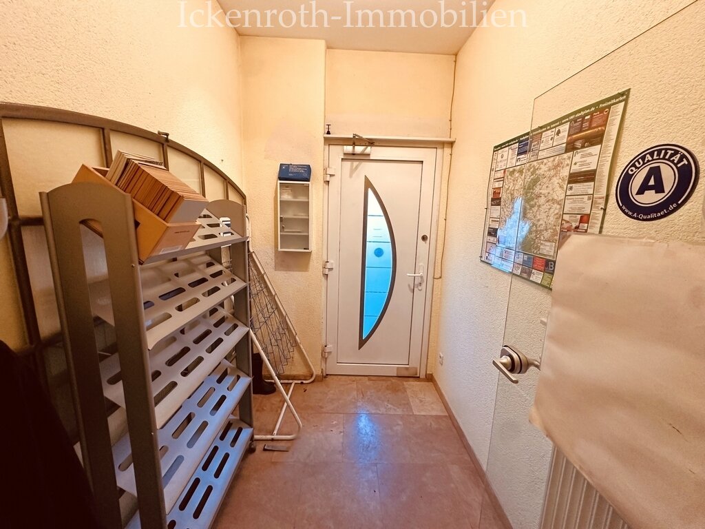 **Wohneinheit oder Büroräume/Gewerbe + separate Außenfläche, uvm.- zentrale Lage**