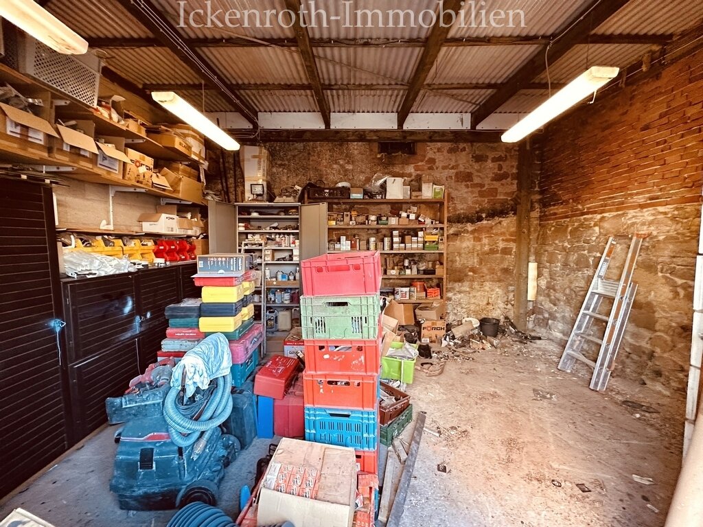 **Wohneinheit oder Büroräume/Gewerbe + separate Außenfläche, uvm.- zentrale Lage**