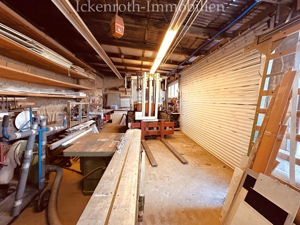 **Wohneinheit oder Büroräume/Gewerbe + separate Außenfläche, uvm.- zentrale Lage**