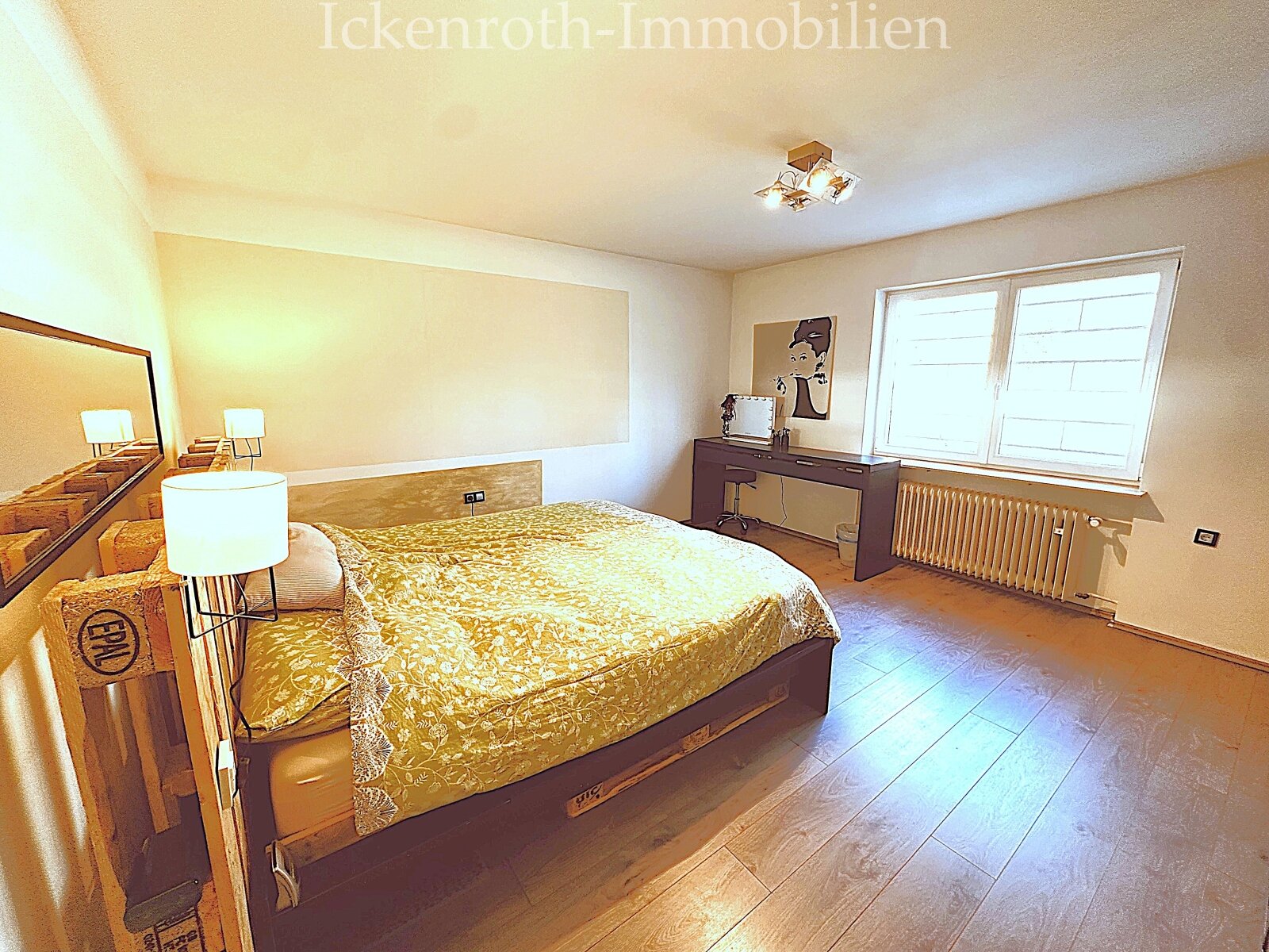 **Freistehender Bungalow mit Pool, Sauna, Doppelgarage, uvm. - traumhaftes Grundstück!**