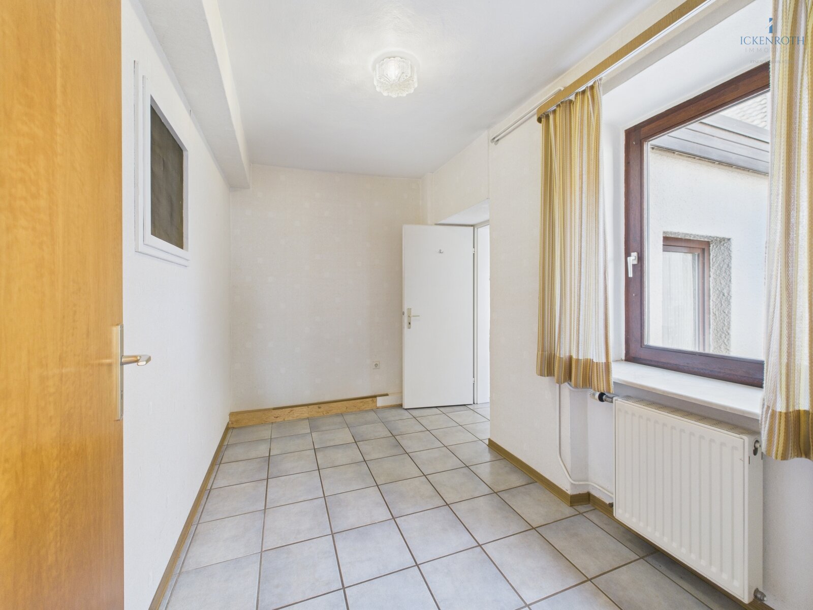 Durchgangszimmer(EG) Durchgangszimmer(EG)