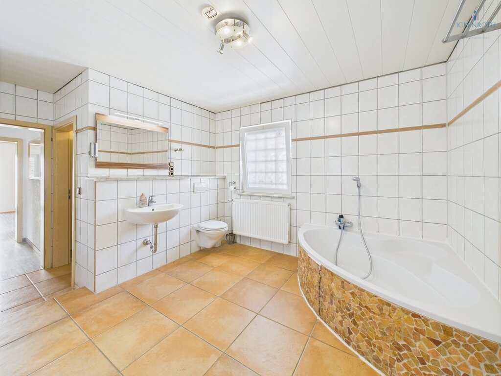 Badezimmer 1-2 OG Badezimmer 1-2 OG