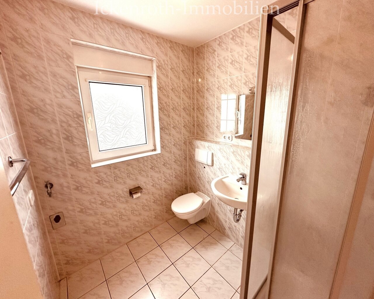 Badezimmer 1-2 Badezimmer 1-2