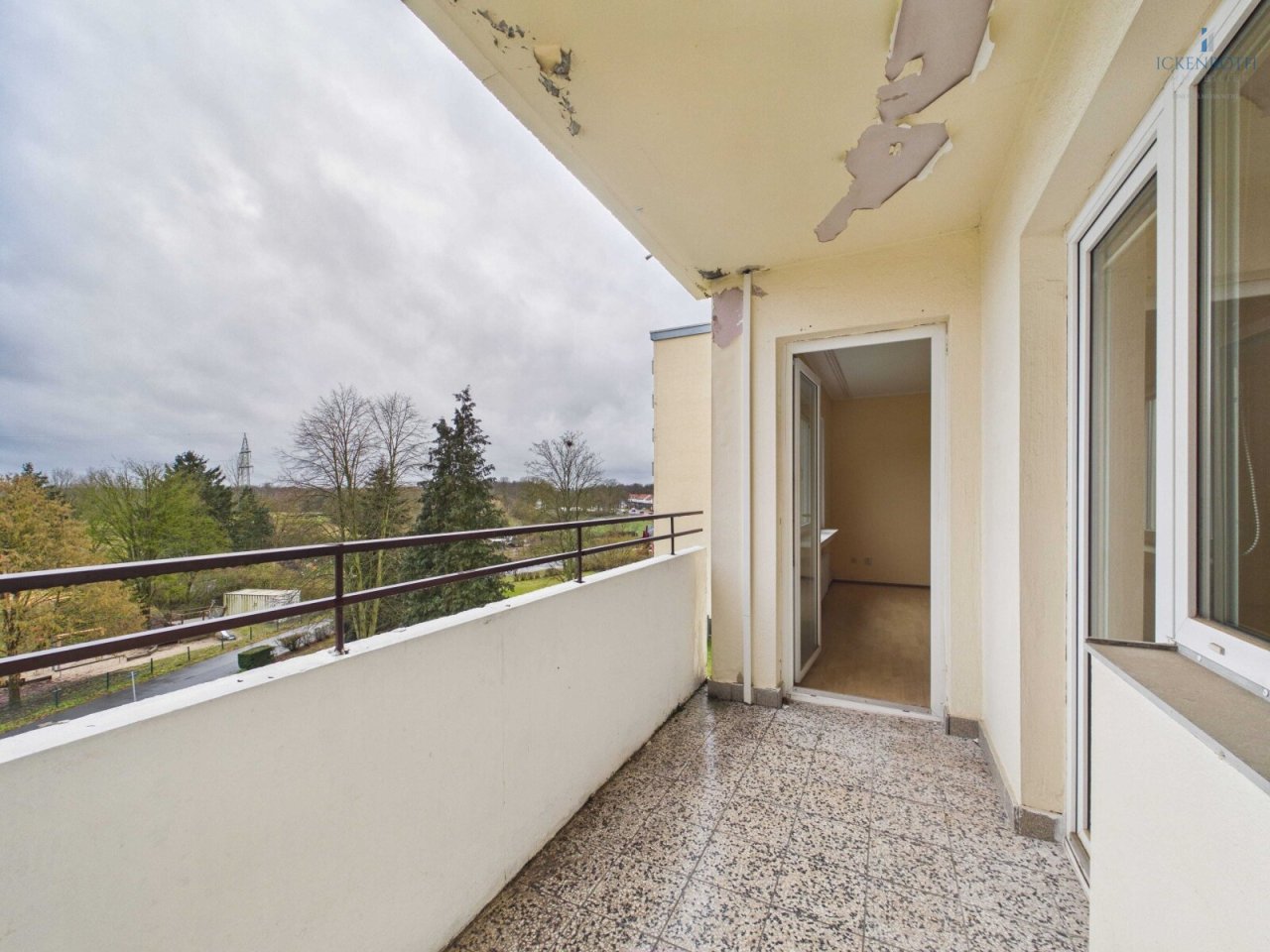 Balkon (2-2)