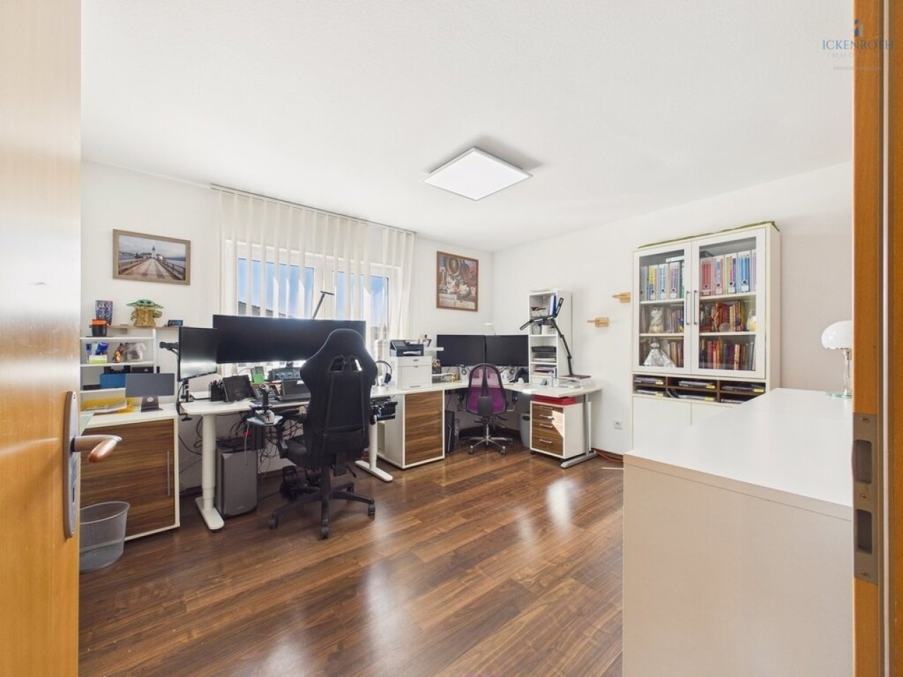 Büro EG