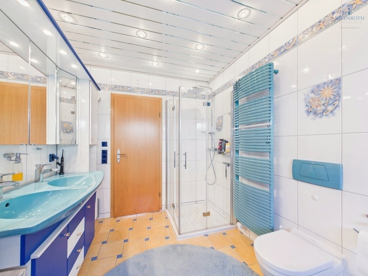 Badezimmer EG 2-2