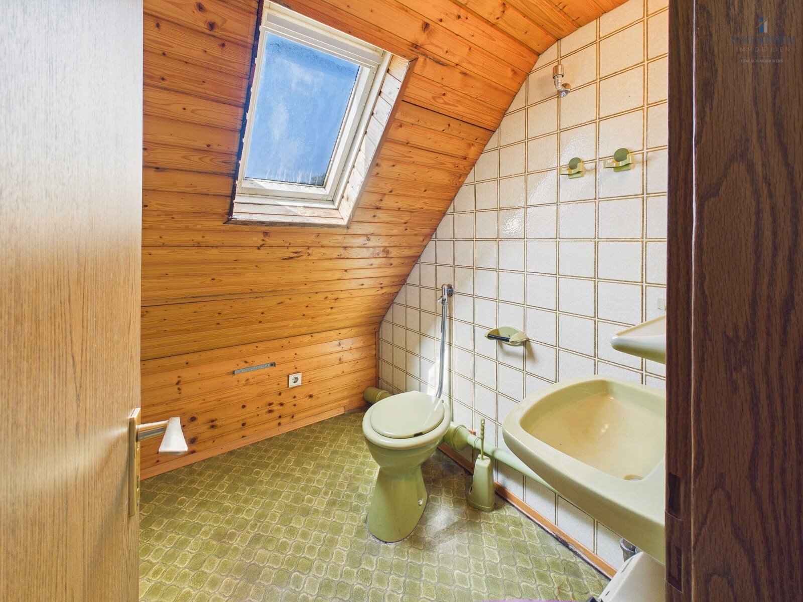 Badezimmer (DG)
