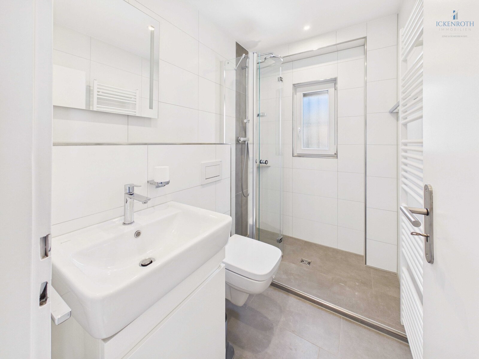 Badezimmer (EG)