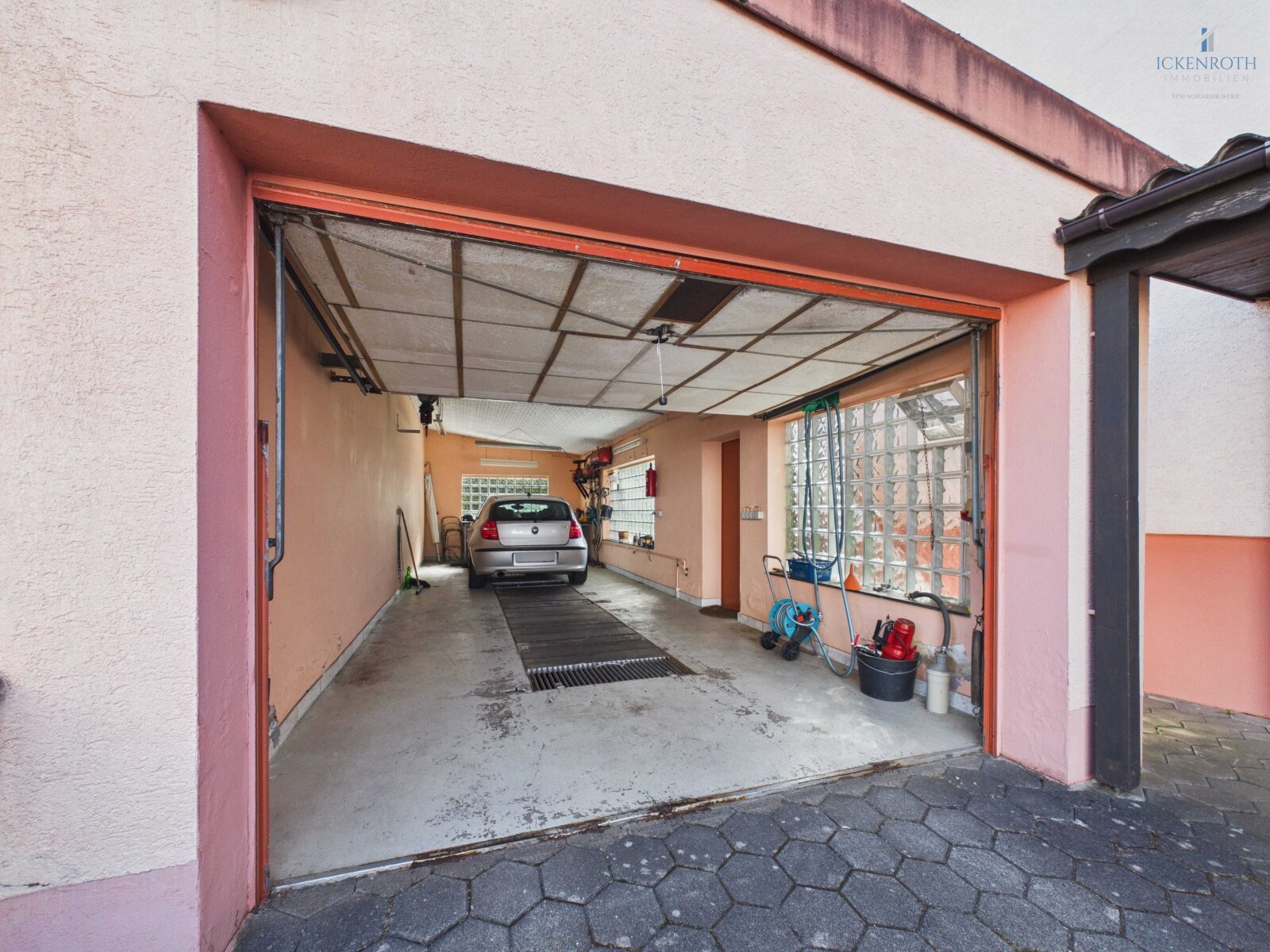 Garage 2-2 Garage 2-2