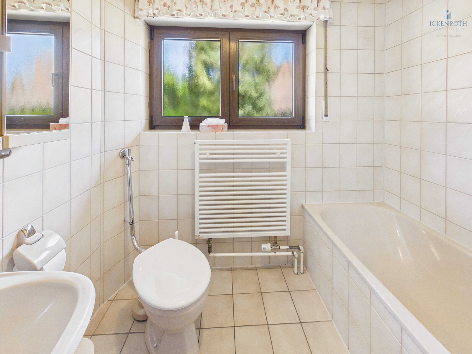 Badezimmer EG Badezimmer EG
